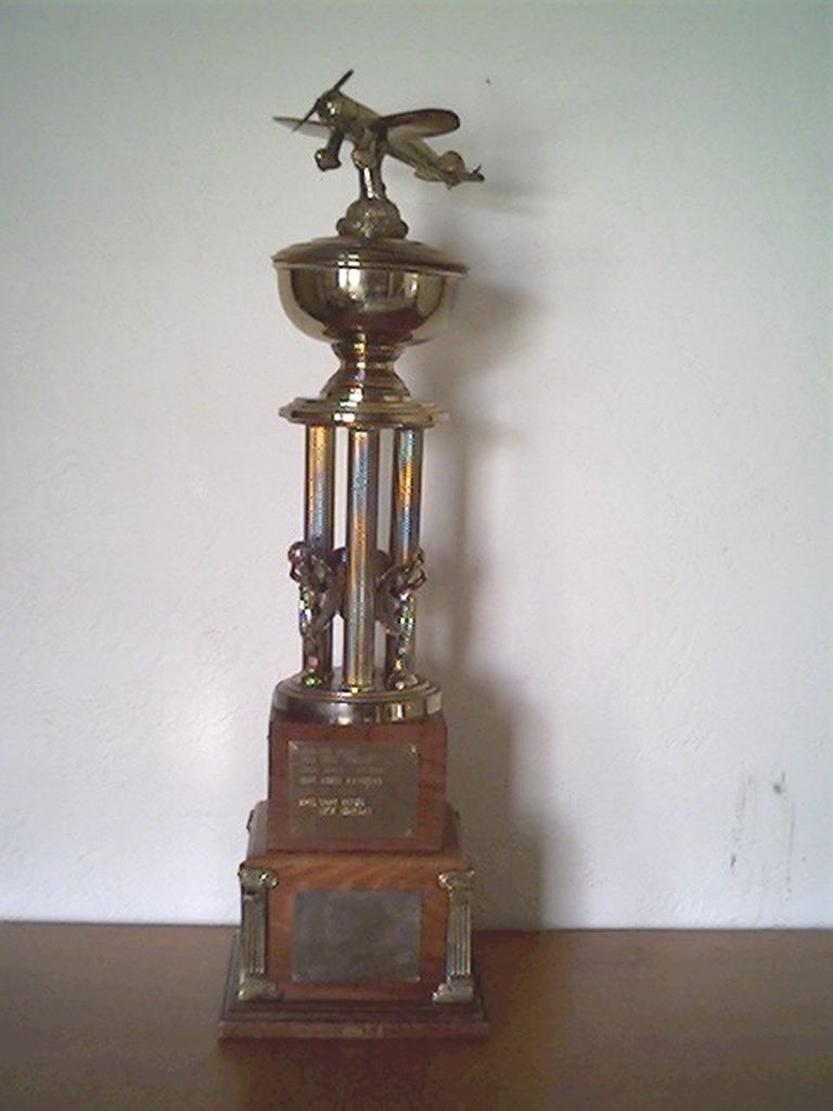 Trophy1.jpg